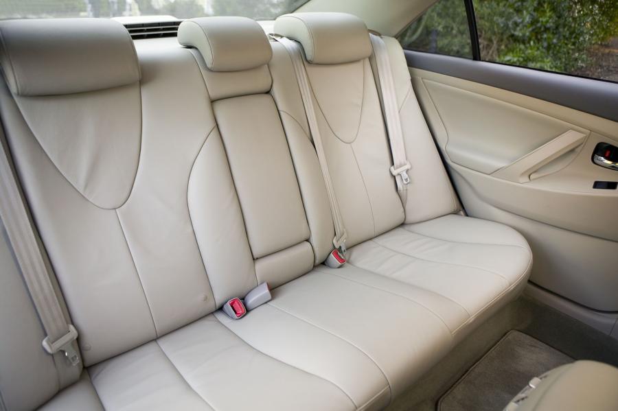 Интерьер Toyota Camry Hybrid 2006 года  (NA) (фото 15 из 62)